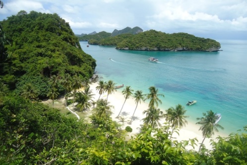 Angthong Marine Park by Wooden Boat